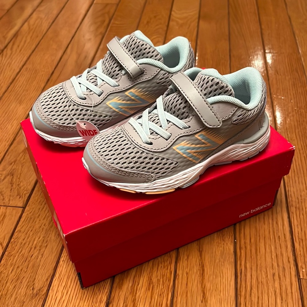 Brand new in box, New Balance 680v6 Bungee Kids Sneakers Size 8 Wide